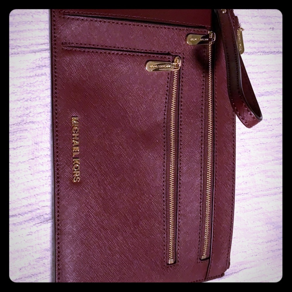 Michael Kors wristlet
